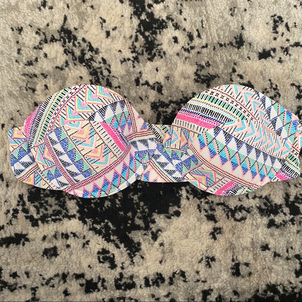 COPY - *2/$15* Abstract Bandeau Swim Top 💕